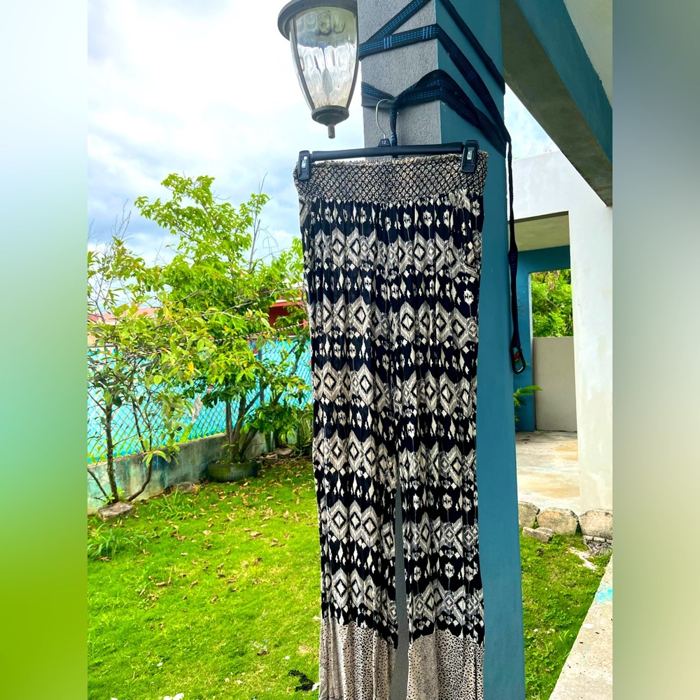 Black and cream trousers from the brand Rewash.